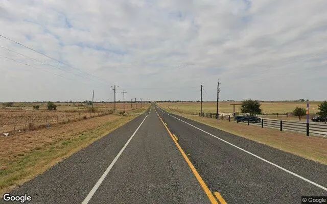 Decorative background for 1.5 Acres in Gonzales - Gonzales County, TX image 5