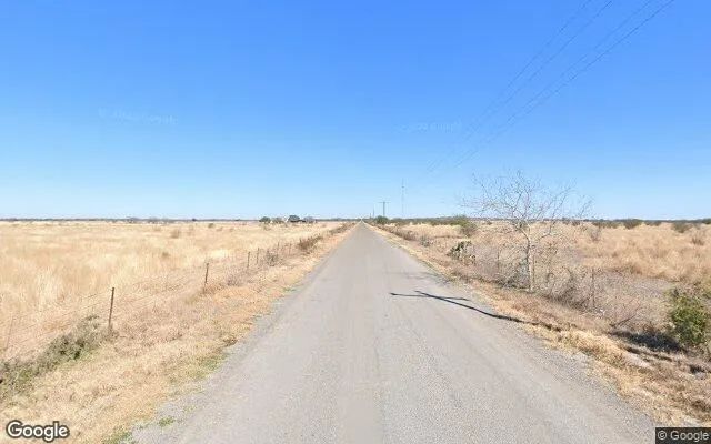 Decorative background for 15 Acres in George West - Live Oak County, TX image 6