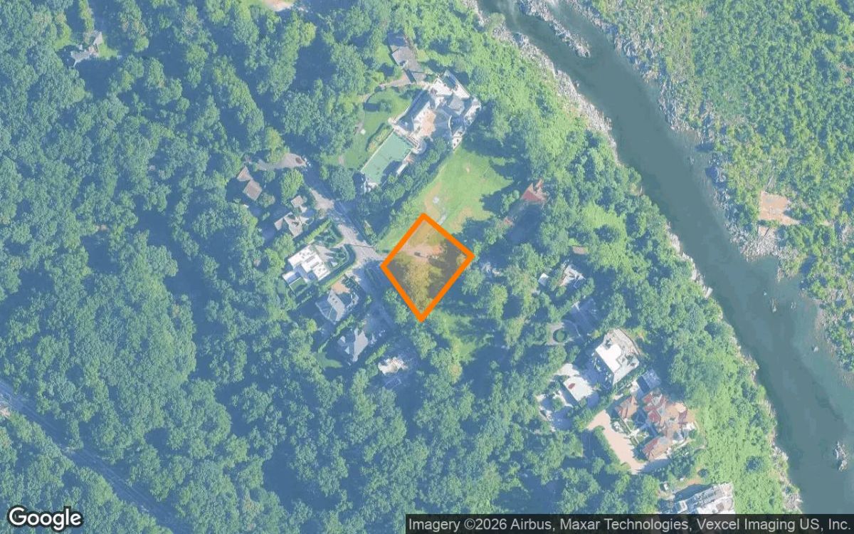 0.55 Acres in Mc Lean - Arlington County, VA - Main image