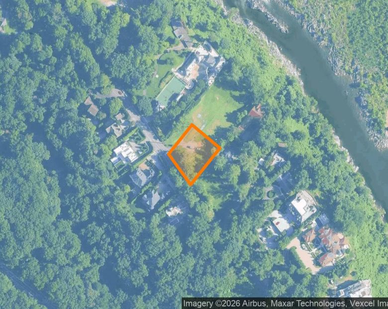 0.55 Acres in Mc Lean - Arlington County, VA in Arlington County, VA
