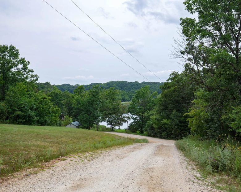 Spring Lake Plat 5 Tract 174 in Miller County, MO