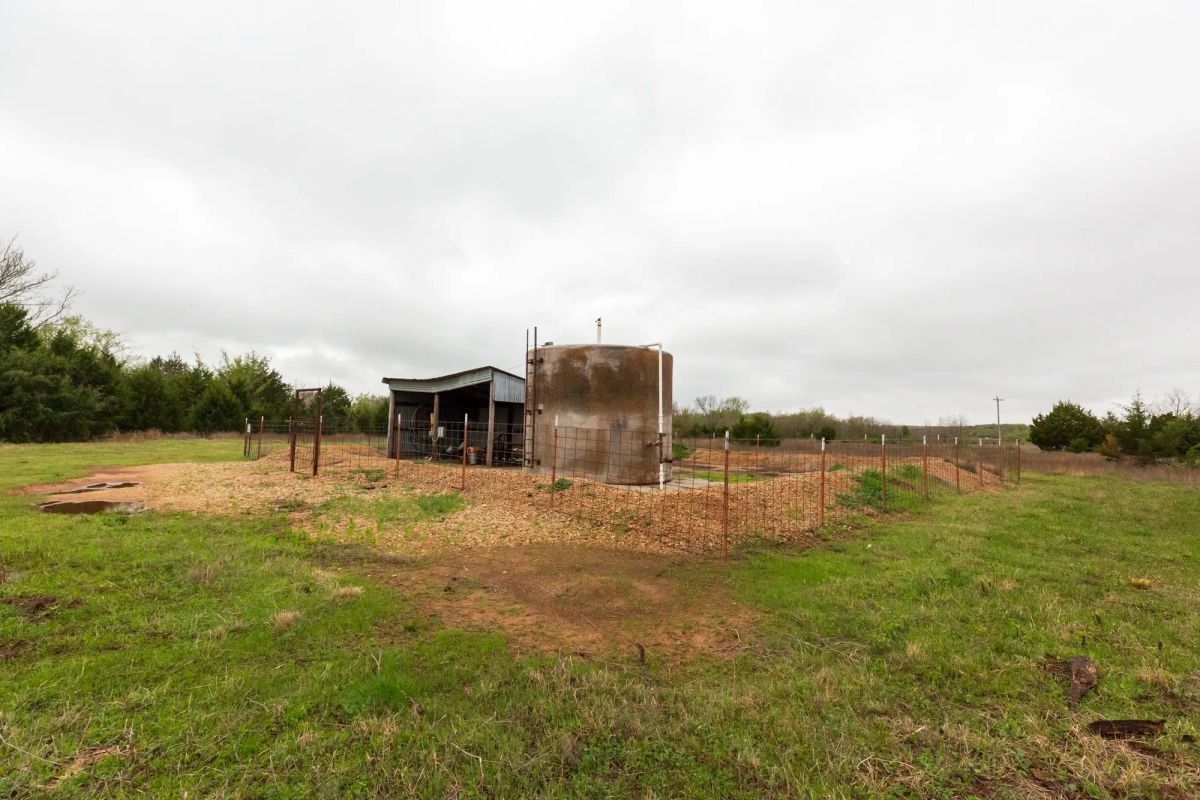 Decorative background for Moonrise Meadows Tract 1 image 14