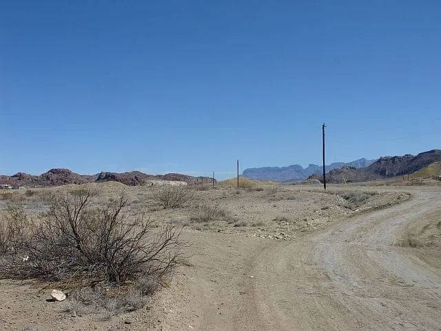 Decorative background for Terlingua Ranch Tract 1630 image 8