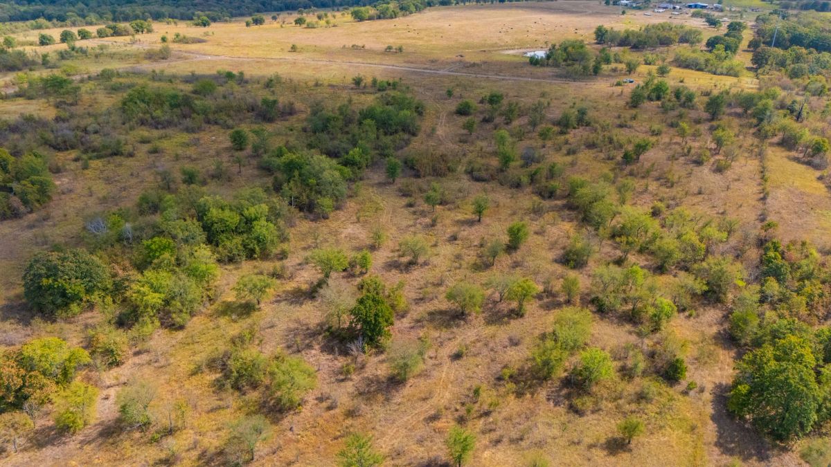 Decorative background for Gracyn Meadows Tract 14 image 7