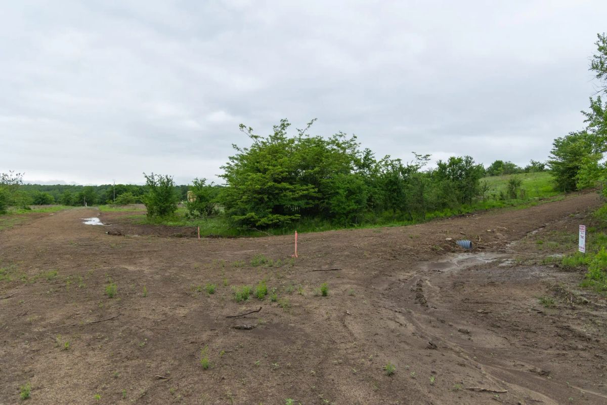 Decorative background for Harmony Hills Tract 3 image 9