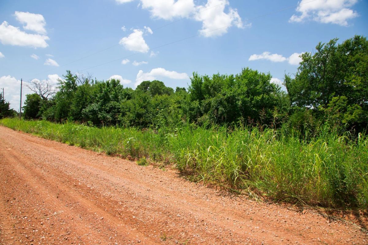 Decorative background for Deep Fork Ranch Tract 14 image 6