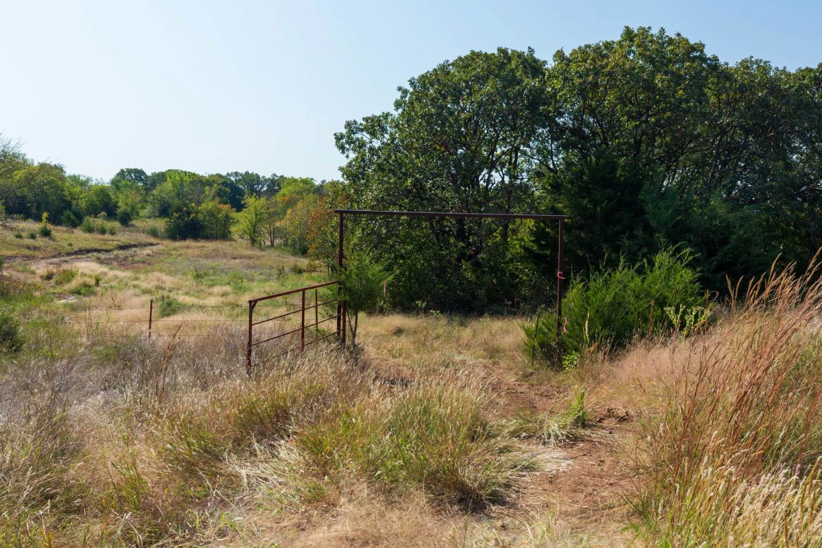 Decorative background for Canyon Creek Tract 12 image 5