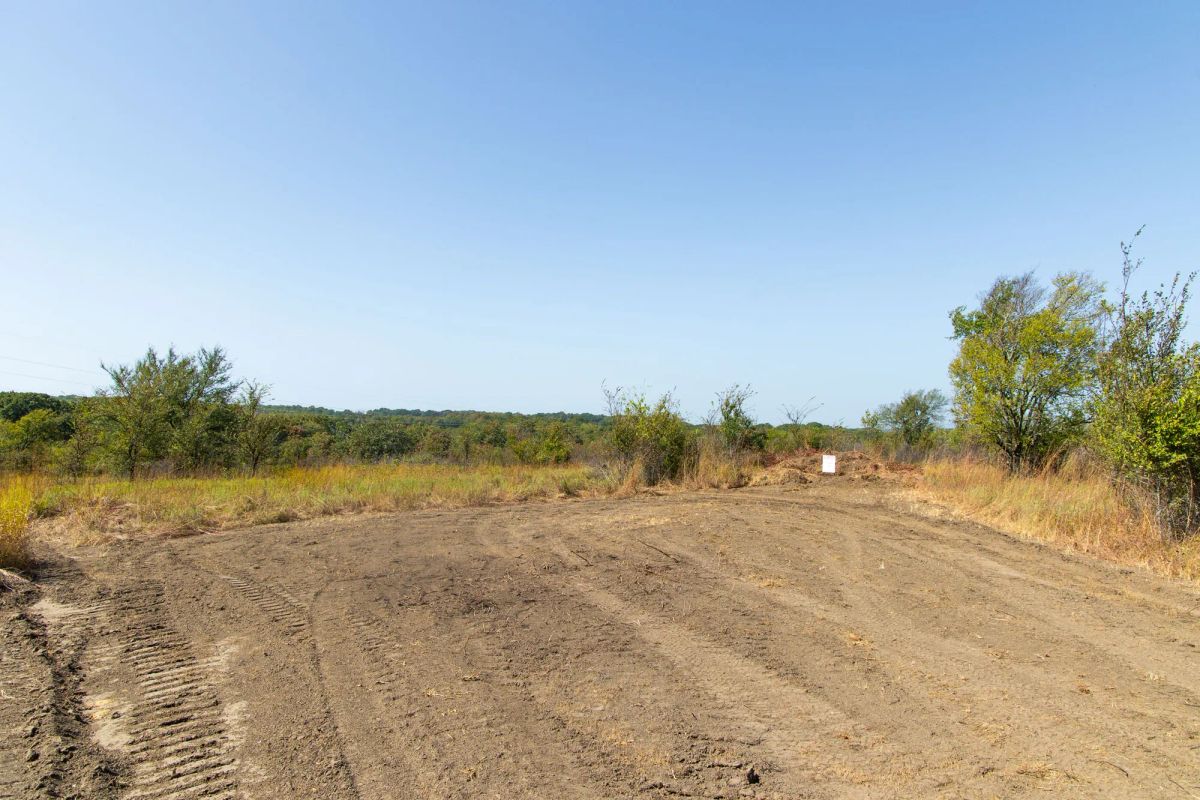 Decorative background for Gracyn Meadows Tract 8 image 10