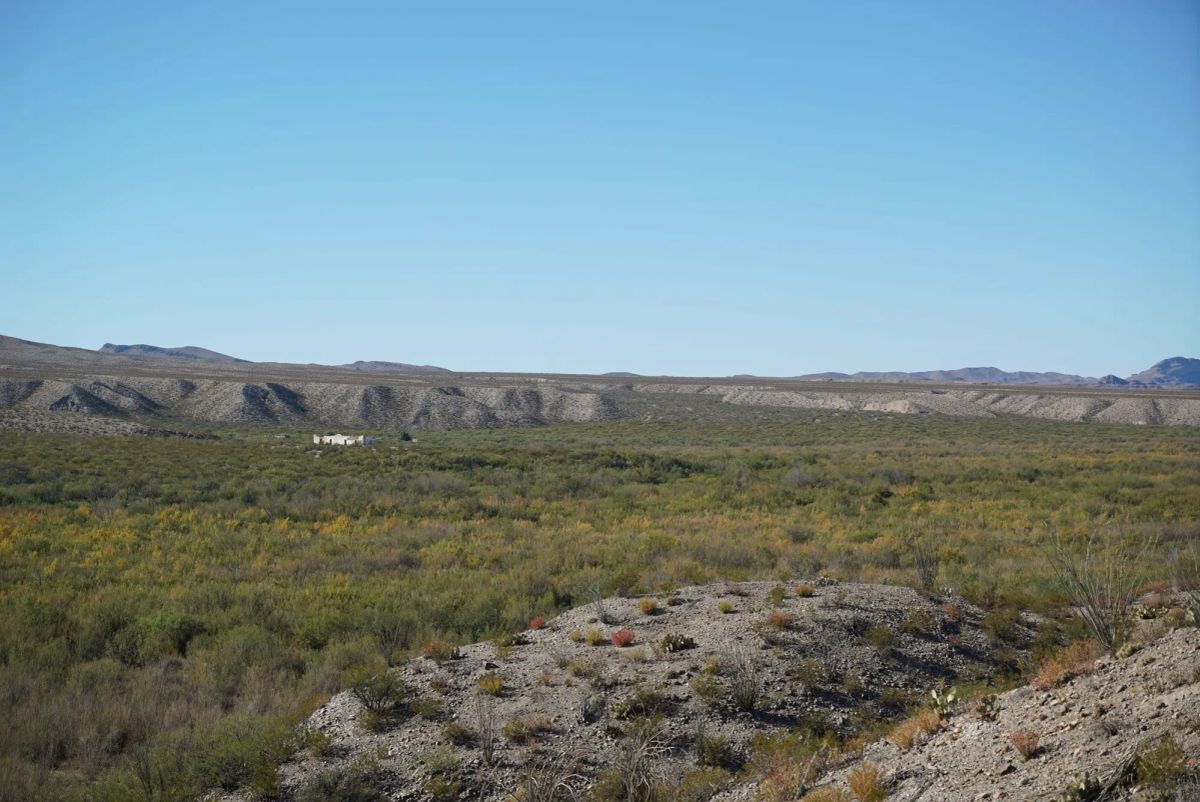 Decorative background for Vista Linda Canyon Tract 24 image 7