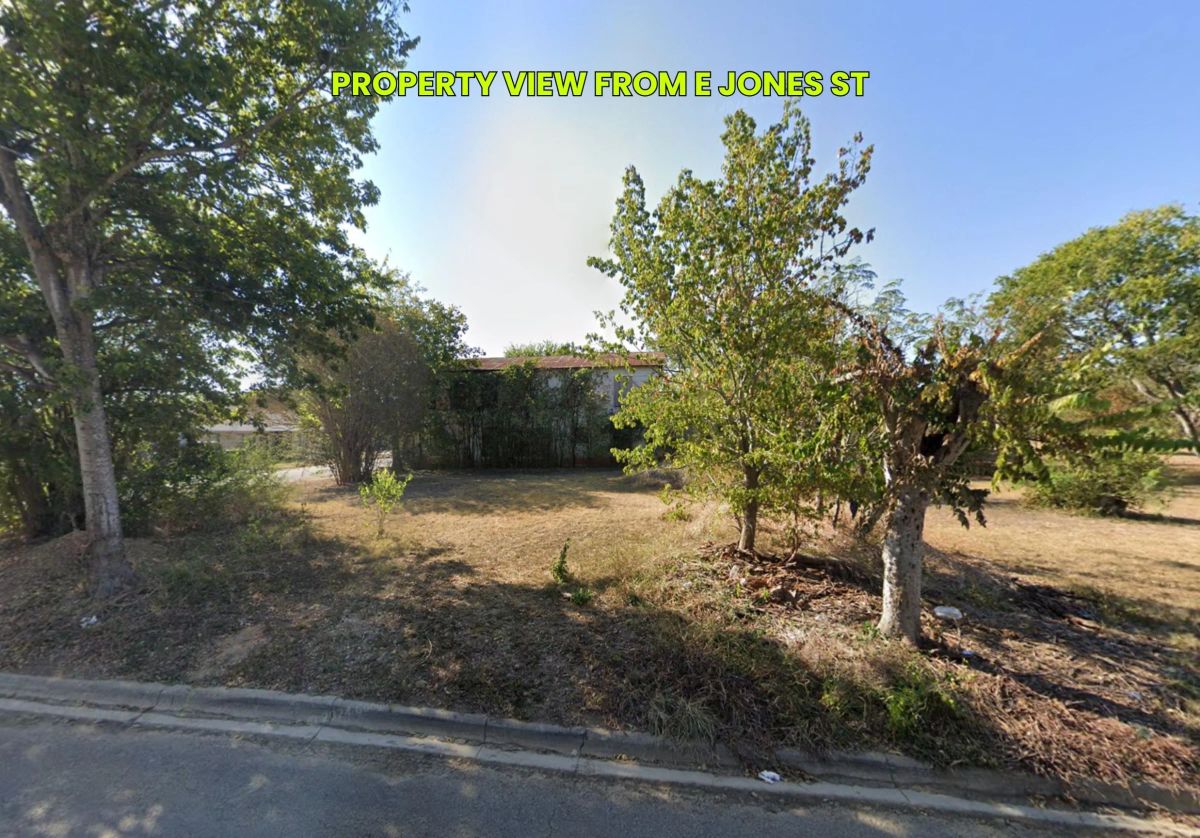 0.13 Acres • Buildable Lot • Inside the City of Luling • Established Neighborhood • Approximately 63' x 90' • Owner Financing Available • $30,000 - Main image