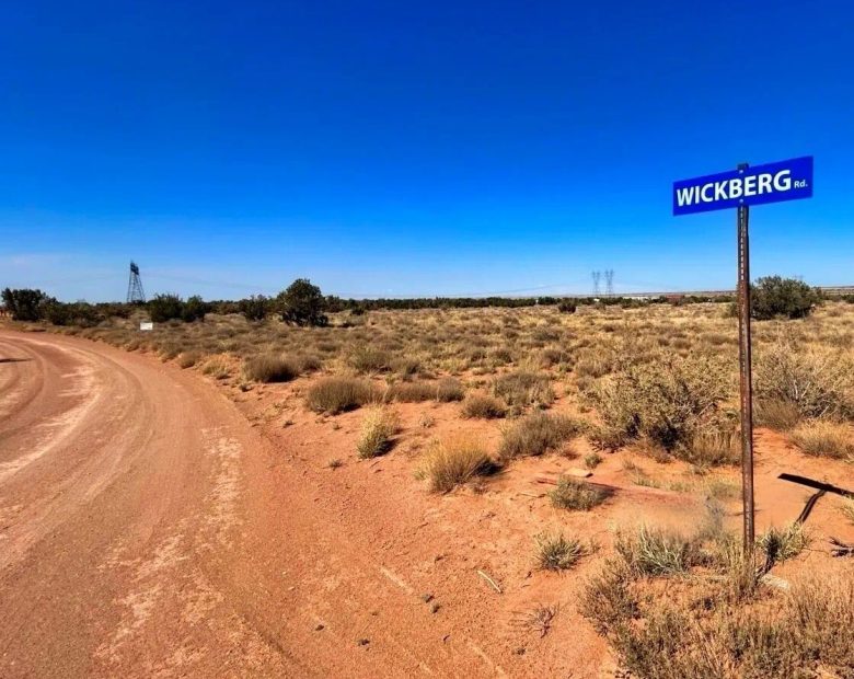 Your Tranquil Retirement Awaits on 1.27 Acres in Snowflake, Arizona! in Navajo County, AZ