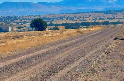 Build Your Tiny Home or Cabin on This 1.04-Acre Lot in Concho, AZ