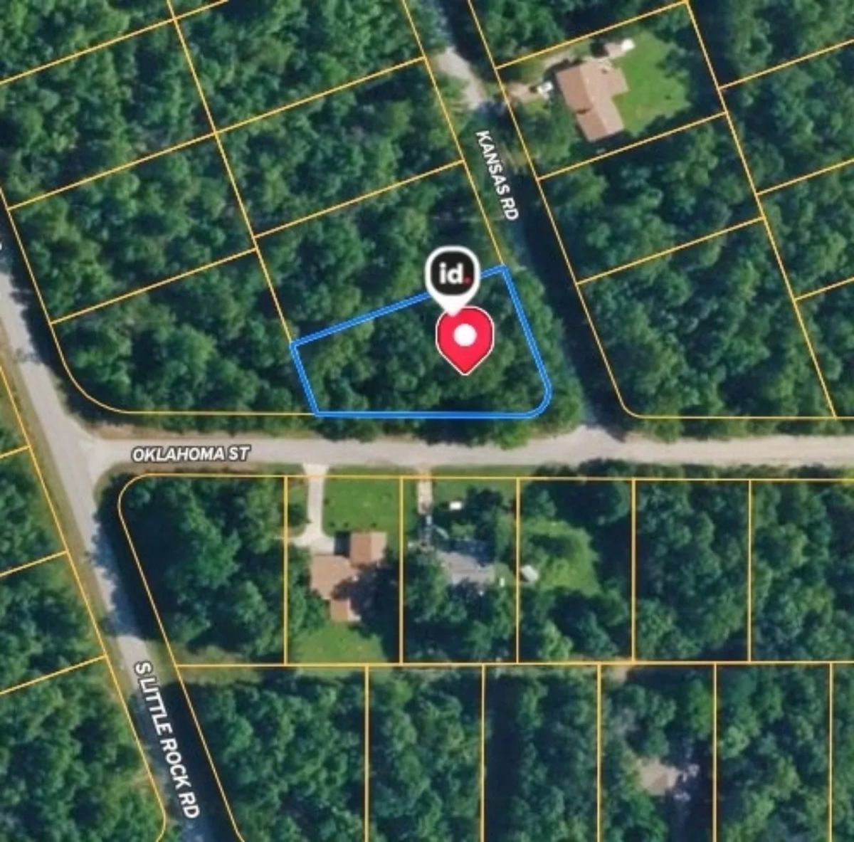 Decorative background for A Peaceful Corner Lot Between Two Beautiful Ozark Lakes image 9