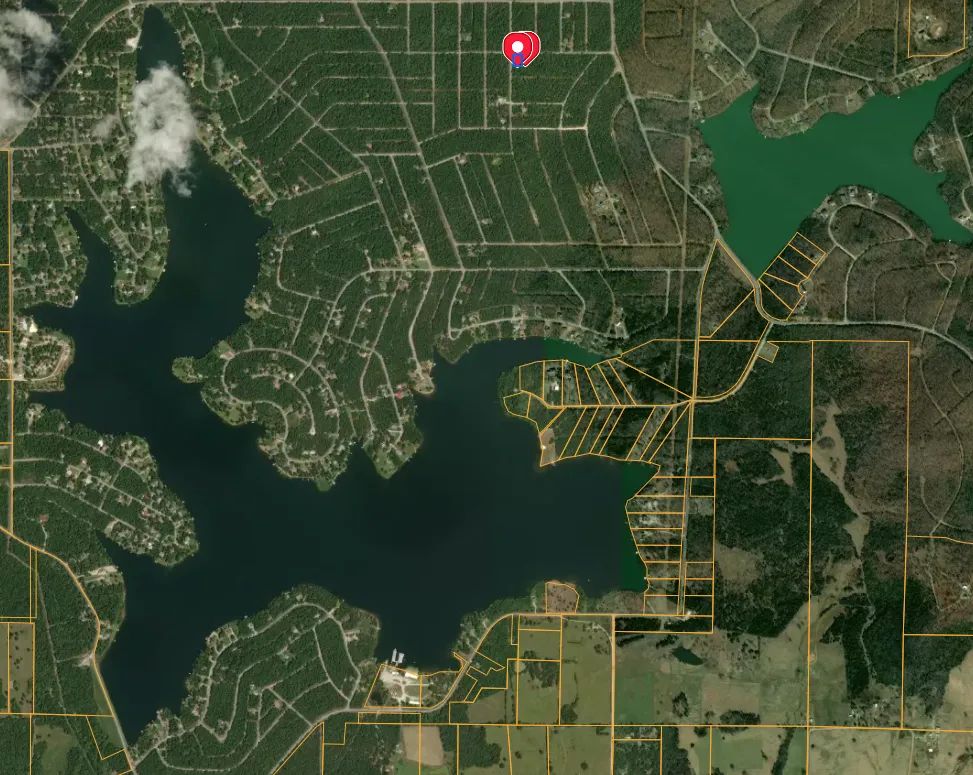 Decorative background for 0.32 Acre Lot Near Diamond Lake – Outdoor Adventures Await image 6