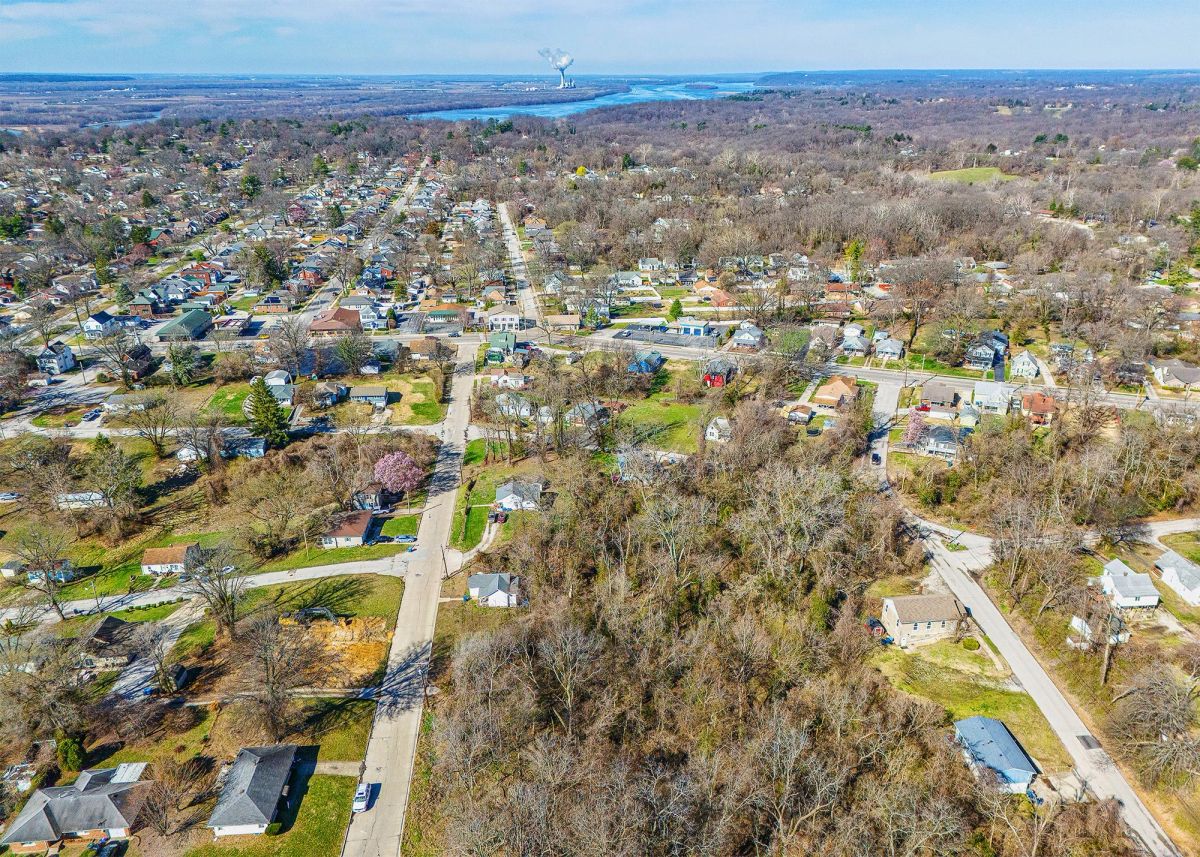 0.28 Acre in Alton, IL | City Water and Sewer at Street - Image 3