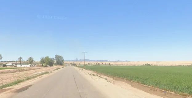 Decorative background for Secure five sprawling acres of prime Riverside County potential today. image 5
