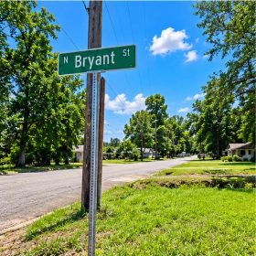 1/4 Acre- Jefferson County Arkansas. Gas, Power & Sewer at the property! Build your next home here! APN: 930-38011-000 in Fulton County, AR
