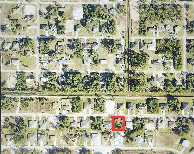 Duplex Zoned Lot With Seller Finance Option in Lee County, FL
