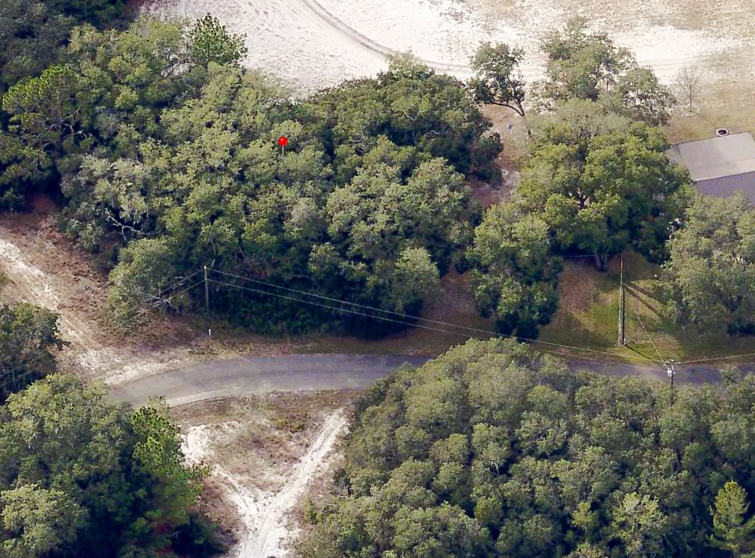 Spacious Building Lot with Power close to Lake Weir in Marion County, FL