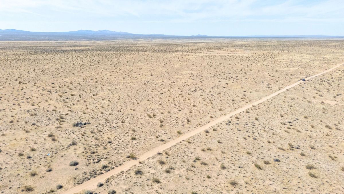 Decorative background for Need Big Desert Space? Here’s 10 Acres in Adelanto California – No HOA, No Hassles image 8