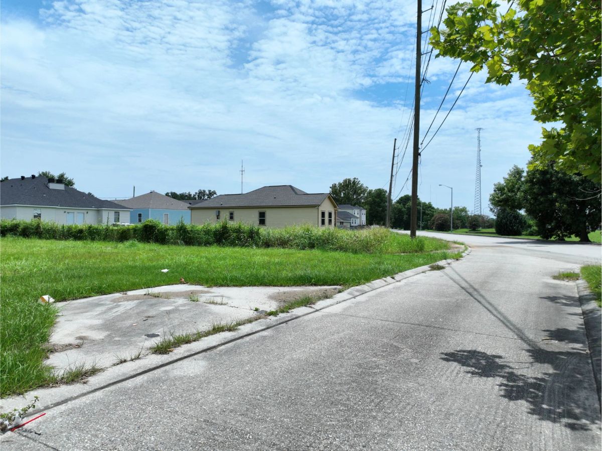 Decorative background for Live the NOLA Lifestyle – Build on 0.15 Acres in Louisiana With ALL Utilities image 8