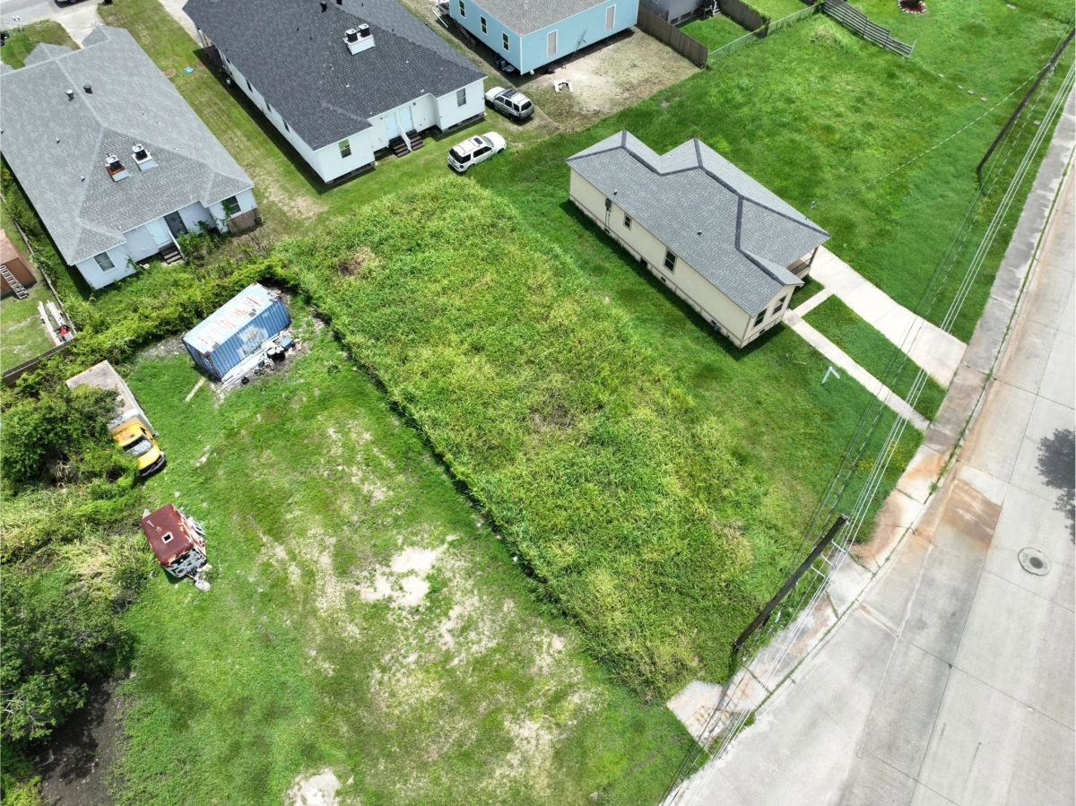 Decorative background for Live the NOLA Lifestyle – Build on 0.15 Acres in Louisiana With ALL Utilities image 11
