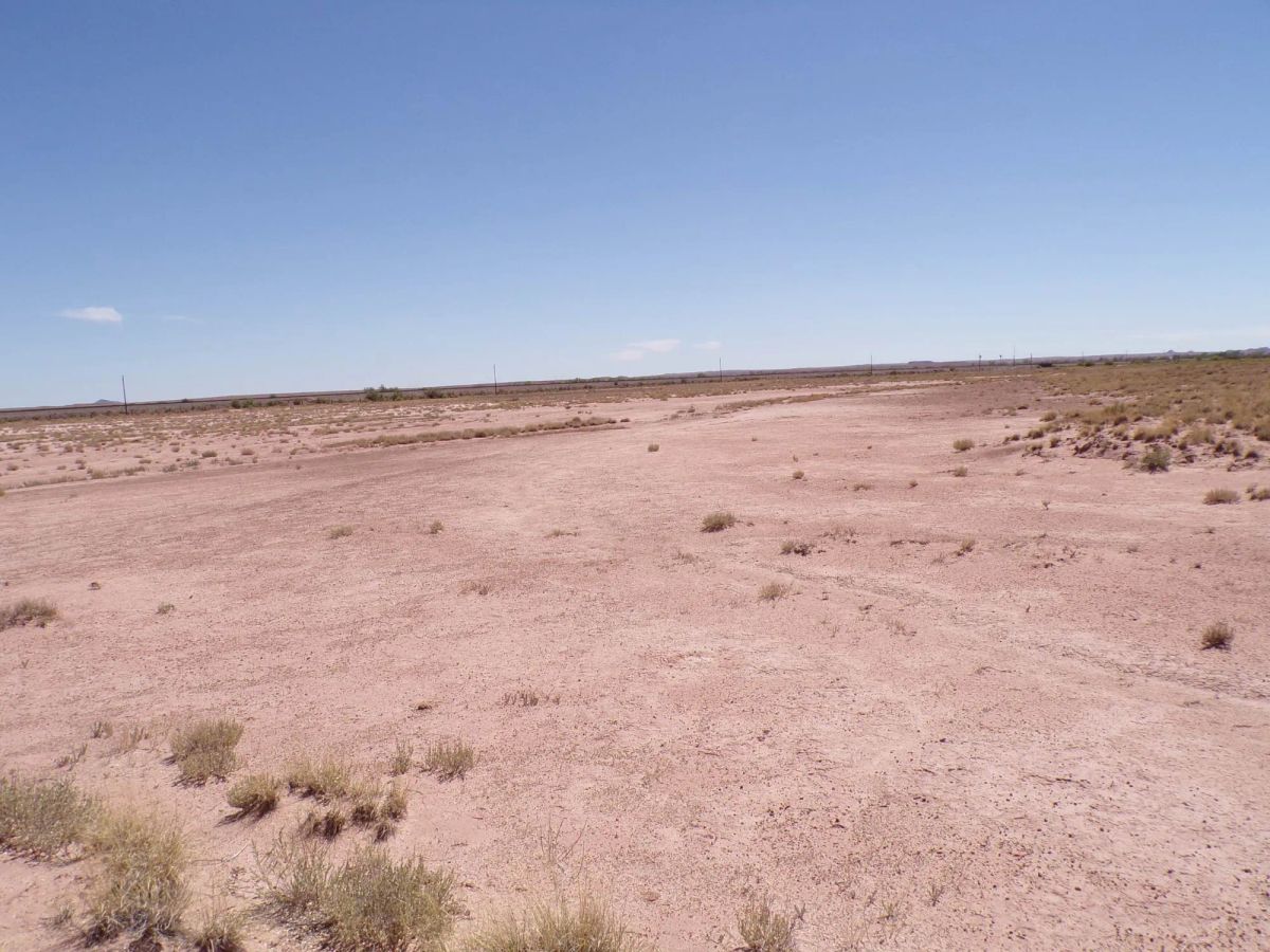 Decorative background for Sun Valley AZ 1.25 Acres, Close to I-40 and Holbrook, Finance $90/mo image 11