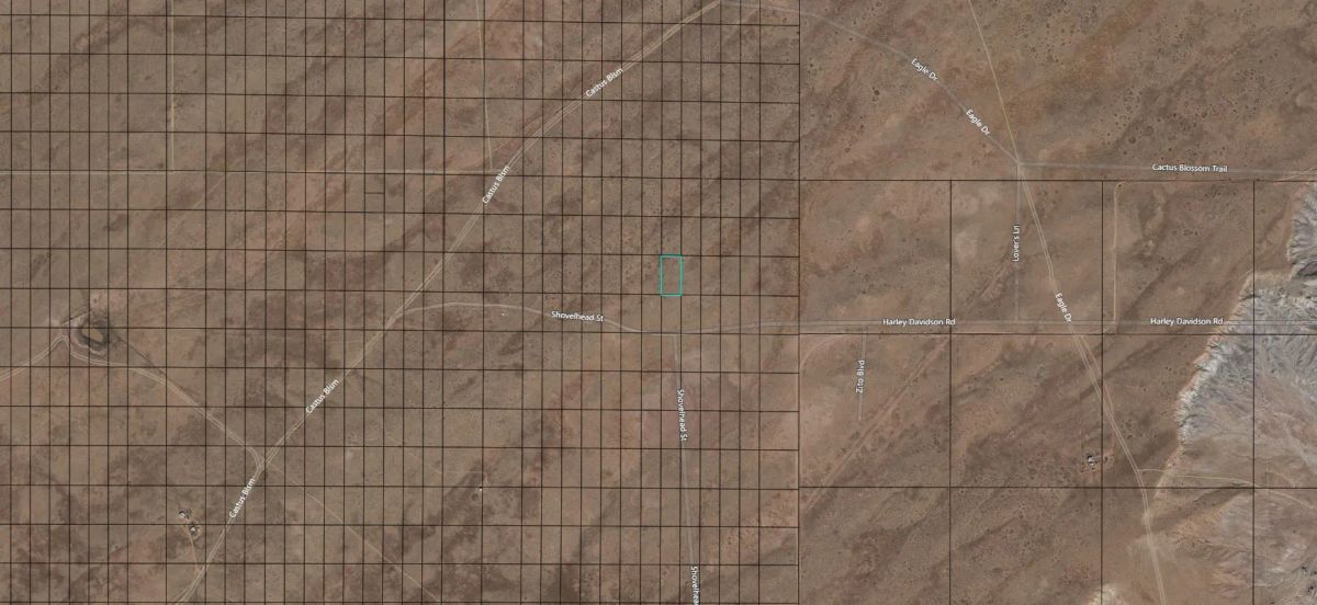 Decorative background for The Ultimate Off-Grid Adventure Awaits You on 1.25 Acres of Land in Holbrook, Navajo County, Arizona image 5