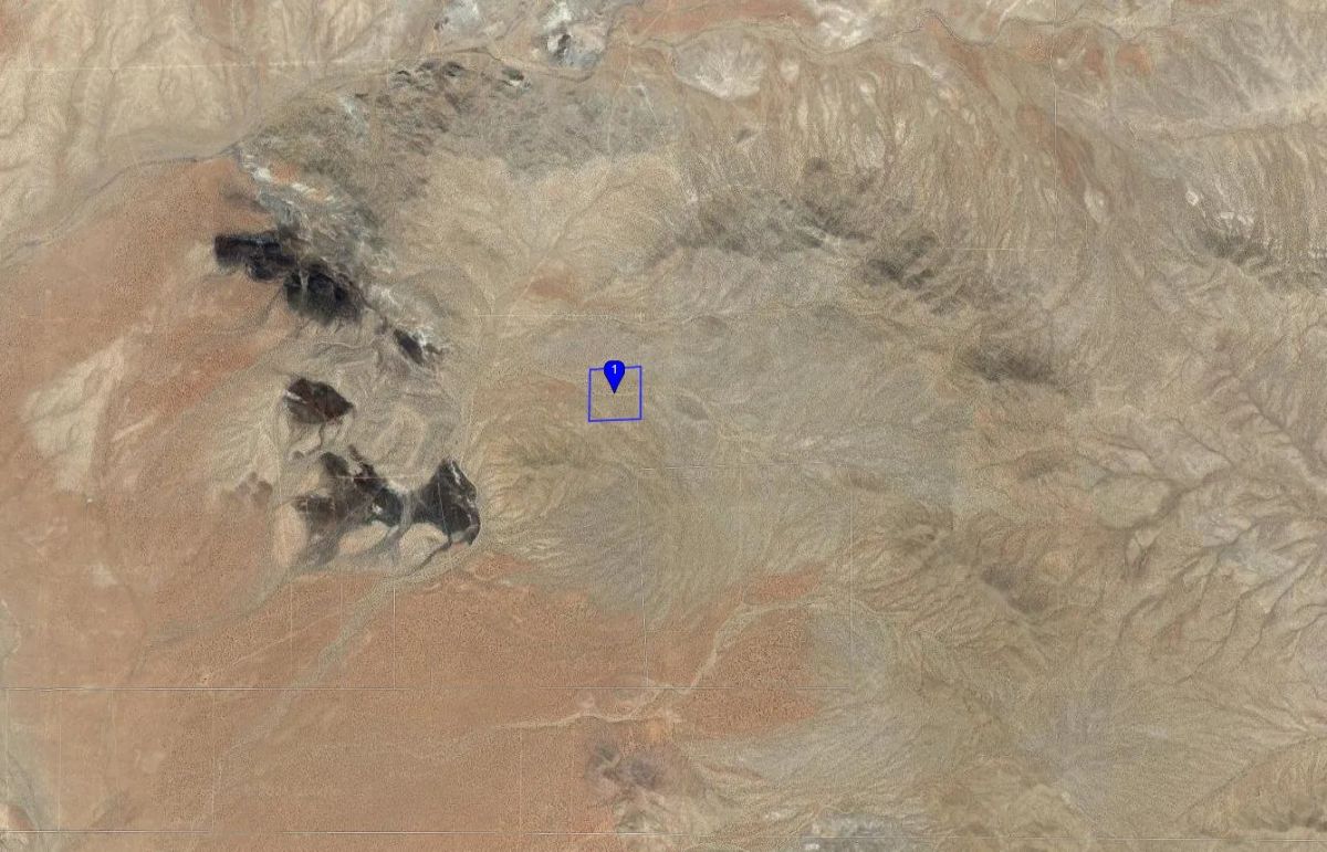 Decorative background for 40 Acres in Kern County, CA image 13