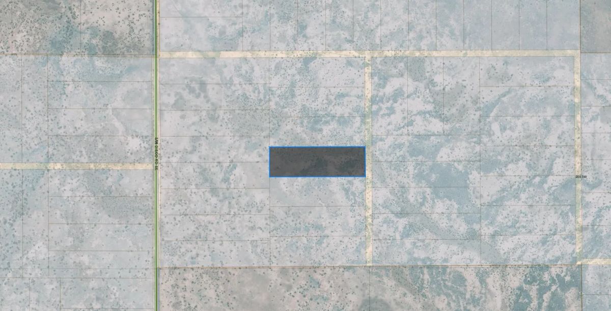 Decorative background for 10 Acres in Luna County, NM image 11