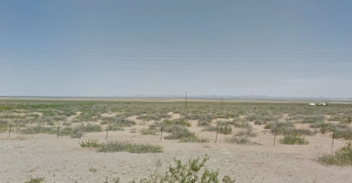 Decorative background for 10 Acres in Luna County, NM image 11