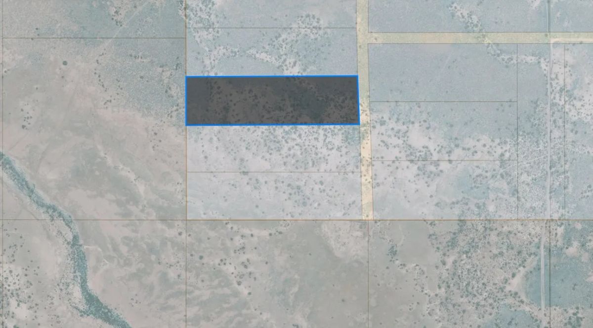 Decorative background for 10 Acres in Luna County, NM image 6