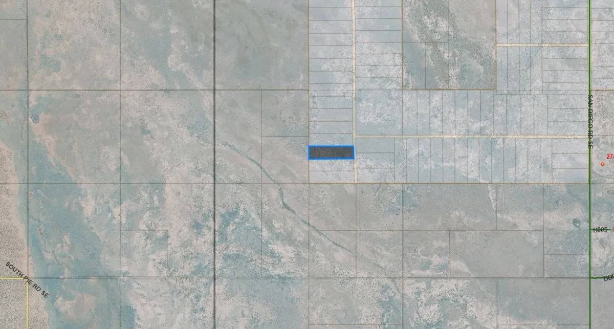 Decorative background for 10 Acres in Luna County, NM image 7