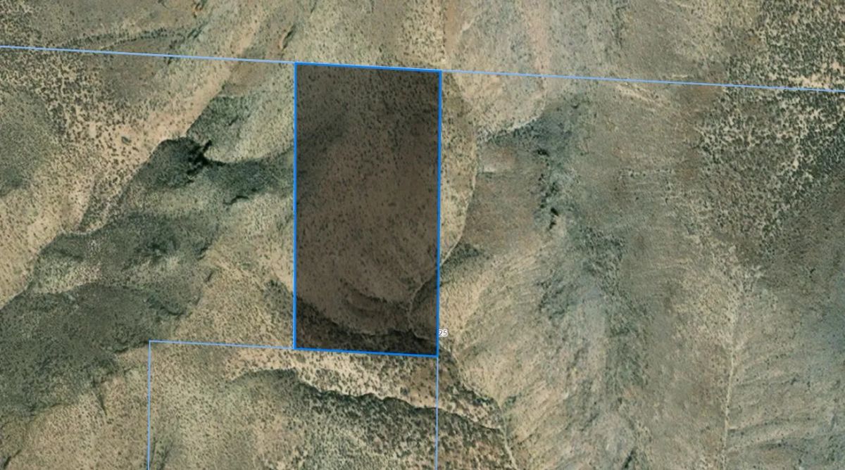 Decorative background for 5 Acres in the foothills of Humboldt County, NV image 6