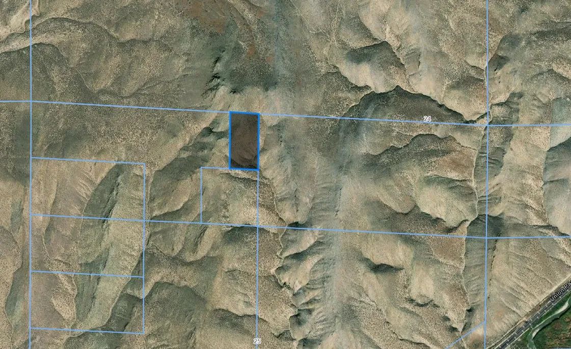 Decorative background for 5 Acres in the foothills of Humboldt County, NV image 7