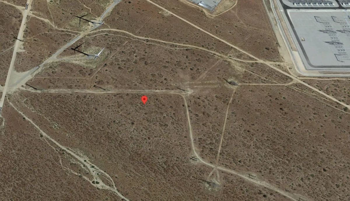 Decorative background for 2.5 Acres near Mojave, Kern County, CA image 6