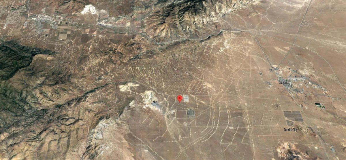 Decorative background for 2.5 Acres near Mojave, Kern County, CA image 9