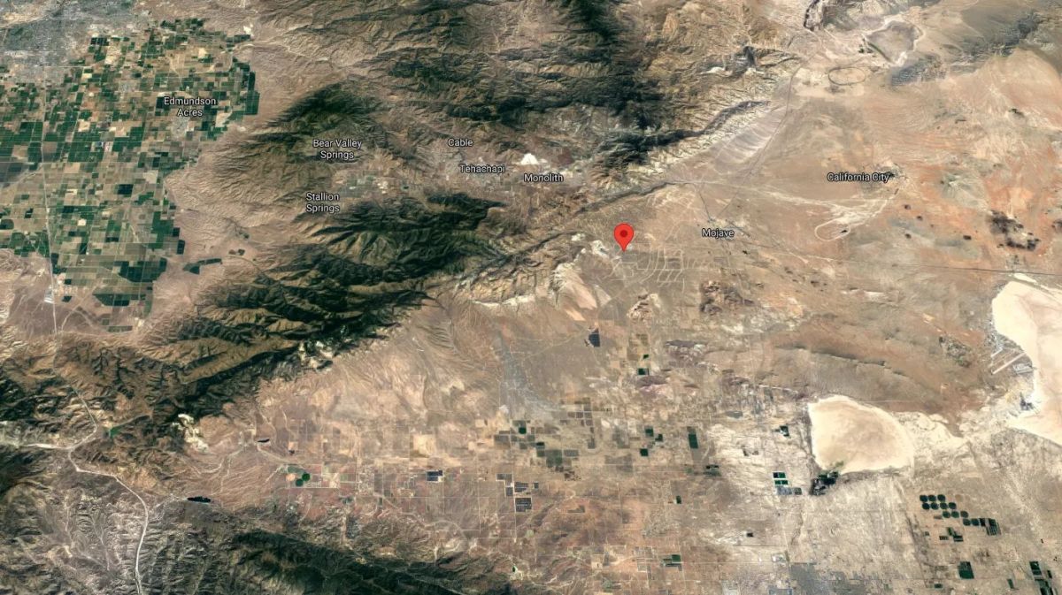 Decorative background for 2.5 Acres near Mojave, Kern County, CA image 10