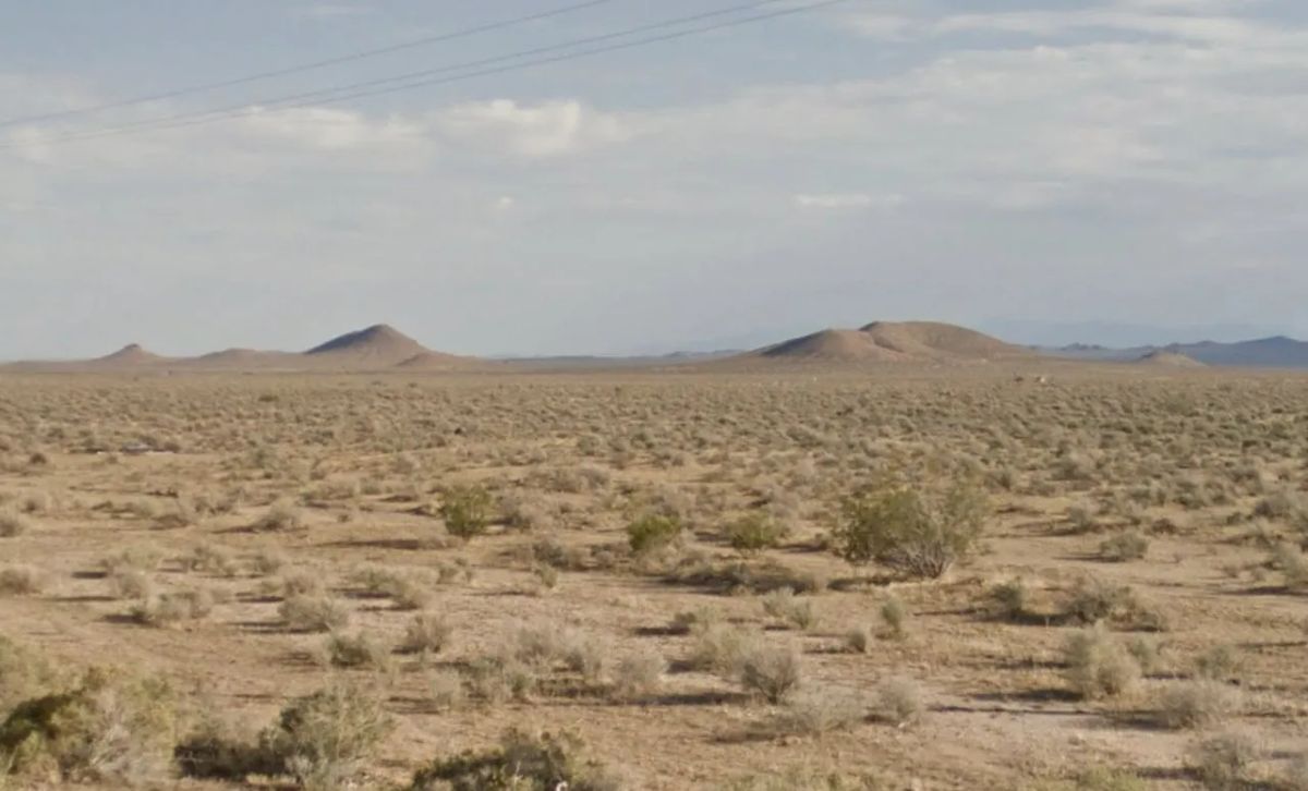 Decorative background for 2.5 Acres in Kern County, CA image 5