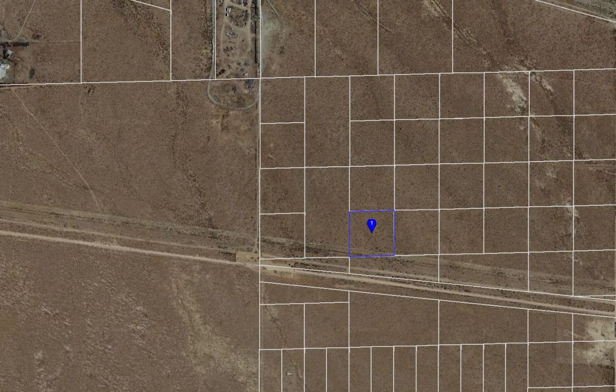 Decorative background for 2.5 Acres in Kern County, CA image 9