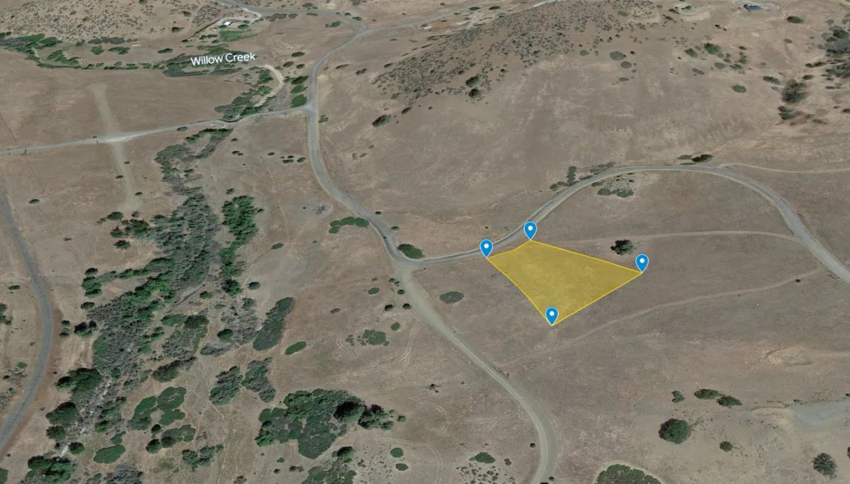 Decorative background for 1.3 Acres in KCRE Near the Klamath River, Siskiyou County, CA image 13
