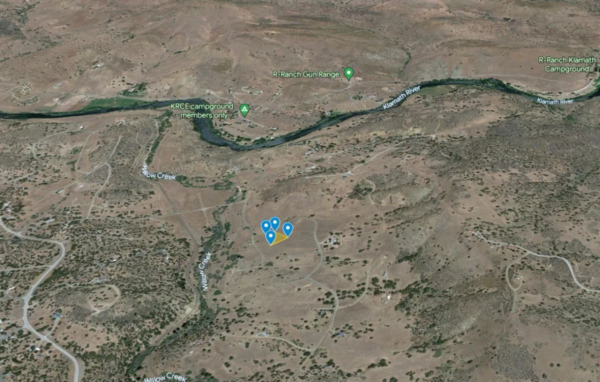 Decorative background for 1.3 Acres in KCRE Near the Klamath River, Siskiyou County, CA image 15