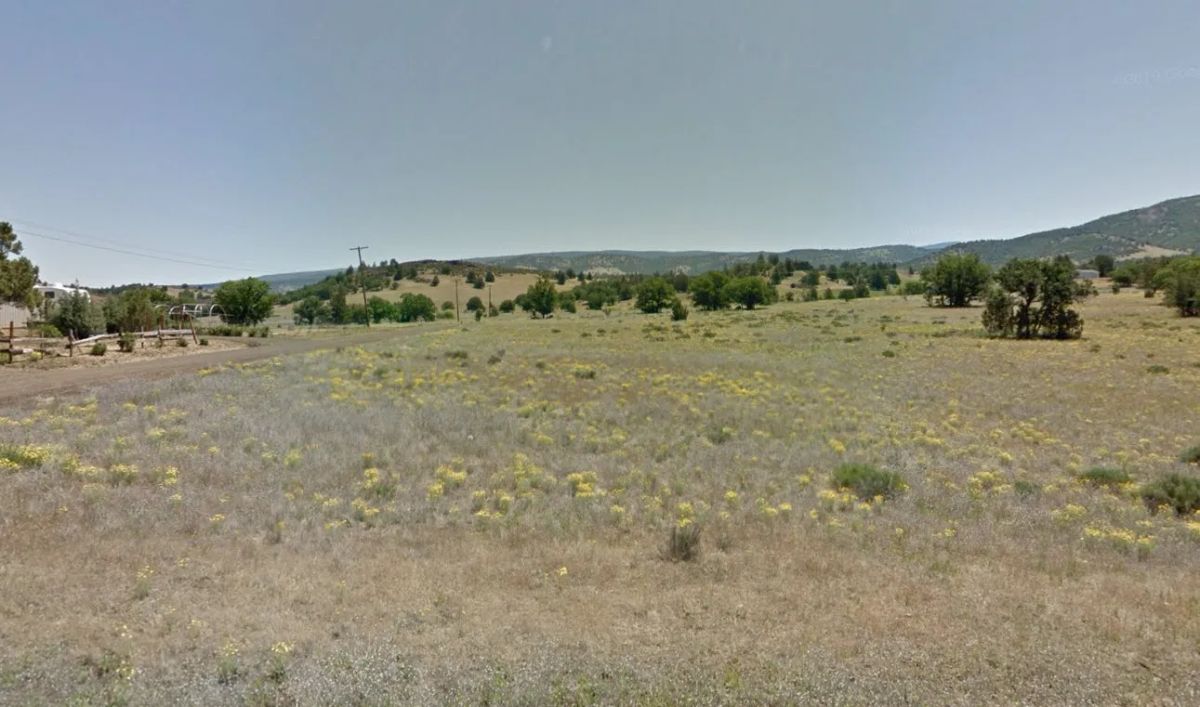 Decorative background for 1.02 Acres in KCRE Near the Klamath River, Siskiyou County, CA image 9