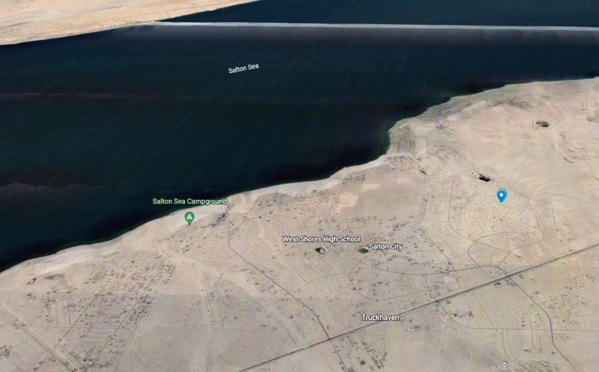 Decorative background for 0.23 Acre Lot in Salton City, California image 16
