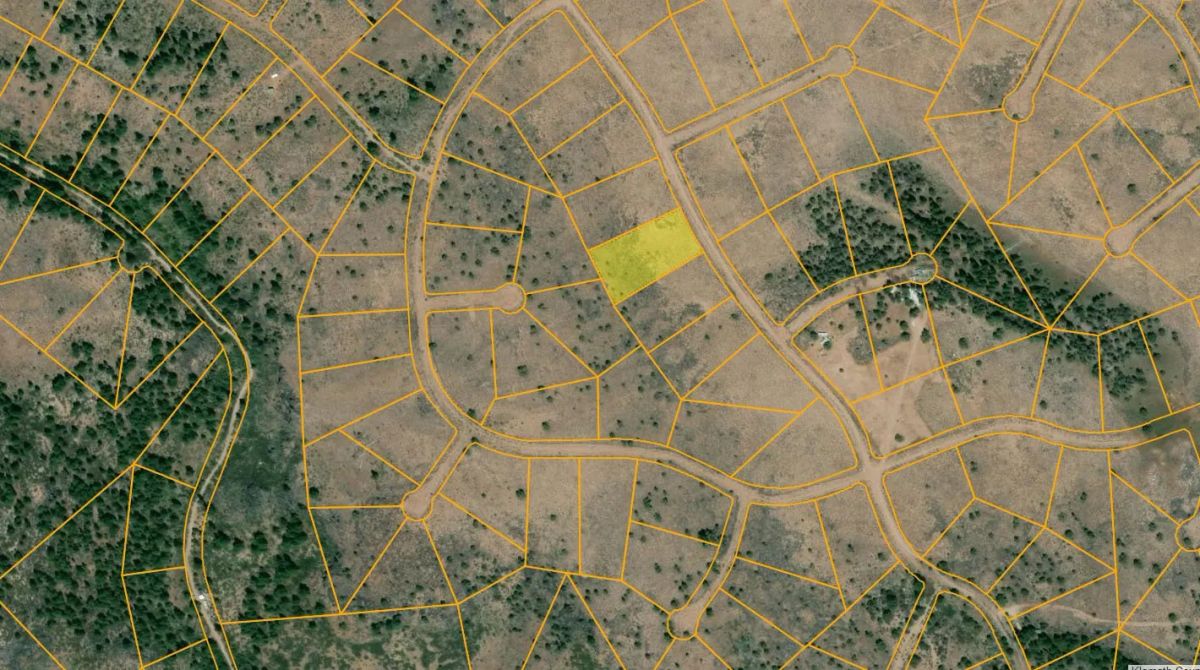 1.5 Acres in Oregon Pines Subdivision, Klamath County, OR - Image 3