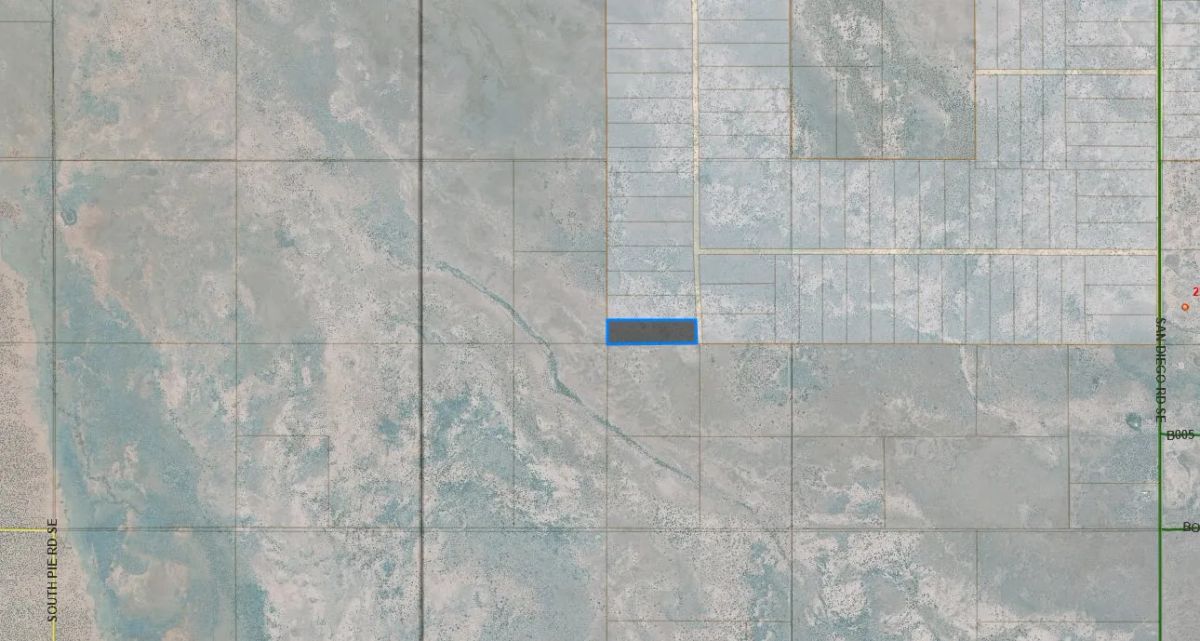 Decorative background for 10 Acres in Luna County, NM image 23