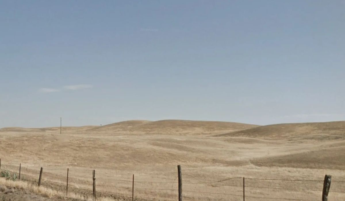 Decorative background for 4.73 Acres east of Delano in Kern County, CA image 17