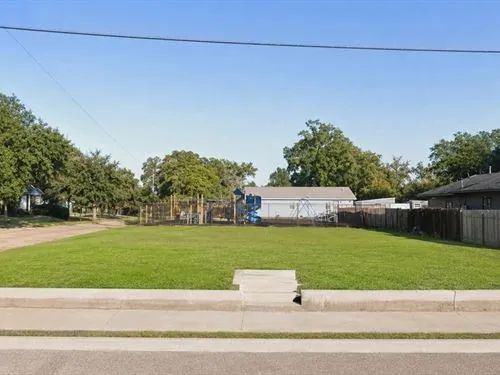 Decorative background for 0.15 Acres for Sale in Jackson, Mississippi image 8