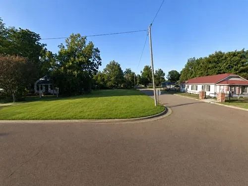 Decorative background for 0.18 Acres for Sale in Clarksdale, Mississippi image 5