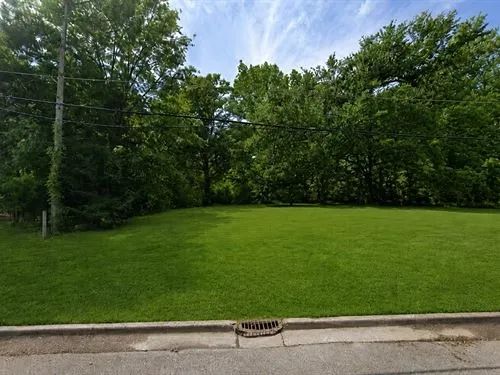 Decorative background for 0.2 Acres for Sale in Laurel, Mississippi image 6
